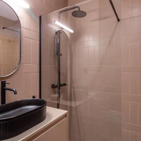 Bright 1br With Parking In Bolhao By Lovelystay شقة